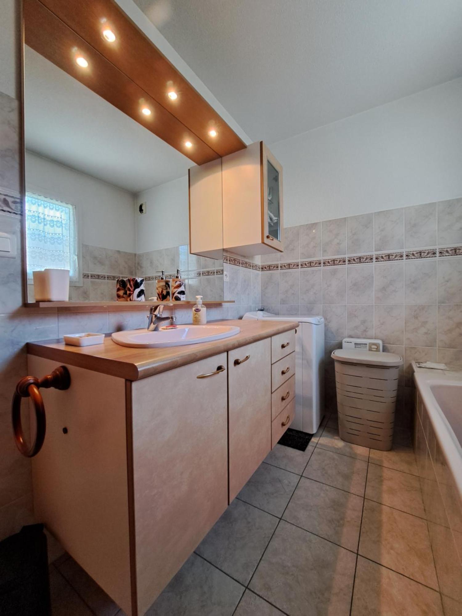Grand T2 Proche Centre Ville, Vue Mer Et Montagne Bastia  Exterior foto